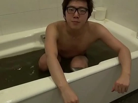 Japanese gay boy hikakin bathing powder